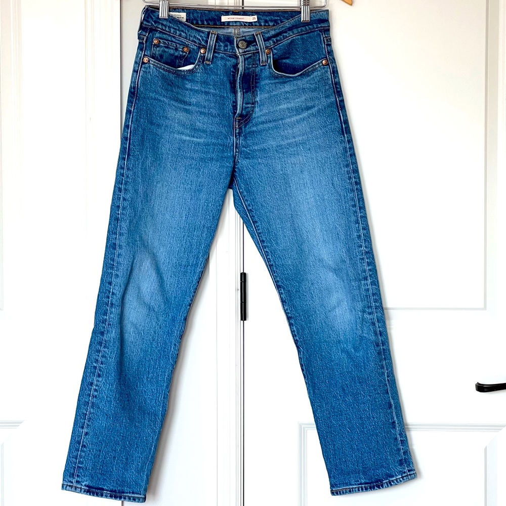 Levi’s Wedgie High Waist Crop Straight Leg Jeans in Jive Sound 25x26